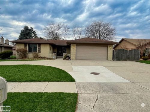 38243 Arcola Dr, Sterling Heights, MI, 48312-1207 | Card Image