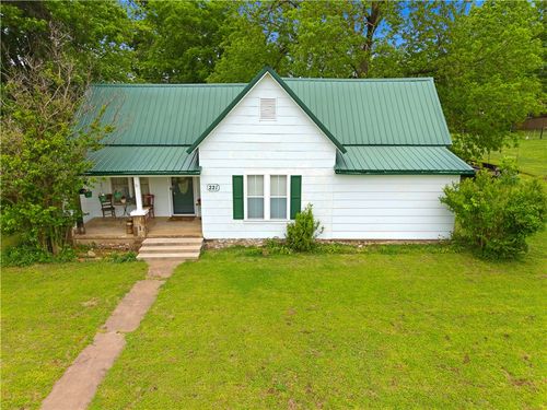221 Poplar St, Stilwell, OK, 74960-2643 | Card Image