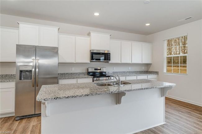 5906 Crossview Dr, House other with 3 bedrooms, 3 bathrooms and null parking in Kernersville NC | Image 9