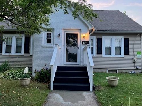 12 Carroll St, Springfield, MA, 01108-2939 | Card Image