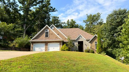 3223 Victoria Ct, JEFFERSON CITY, MO, 65109-4930 | Card Image