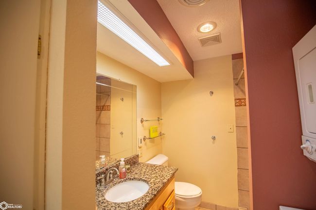APT-8 - 408 S Hall St, Condo with 2 bedrooms, 2 bathrooms and null parking in Algona IA | Image 23