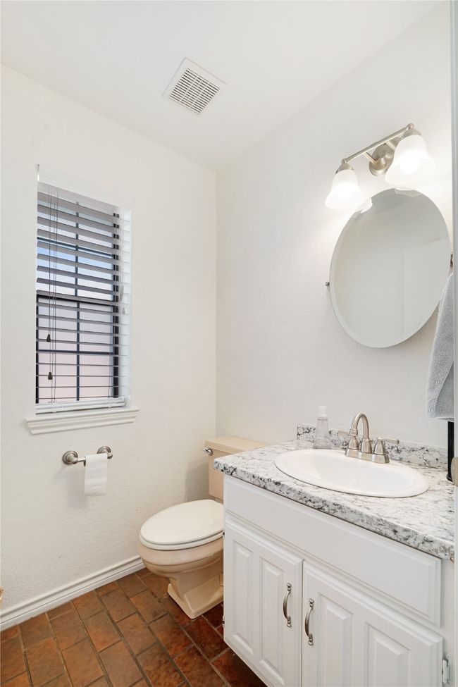 1005 42 Nd St Se, House other with 3 bedrooms, 4 bathrooms and null parking in Paris TX | Image 17
