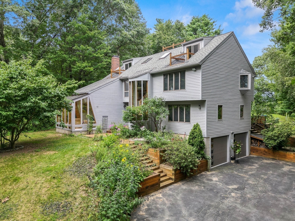 Donovan Dr, West Newbury, MA 01985