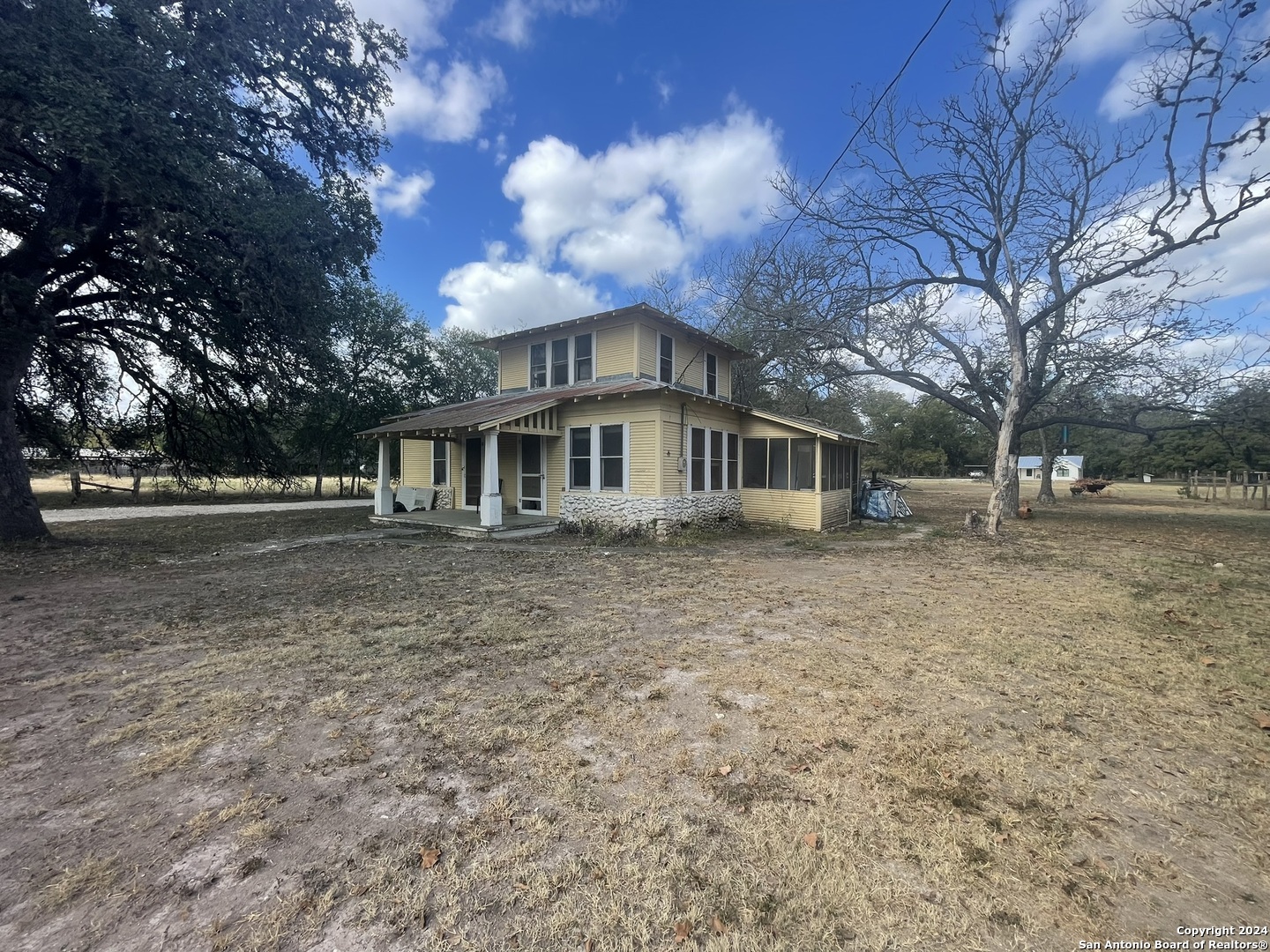 Residential in Leakey