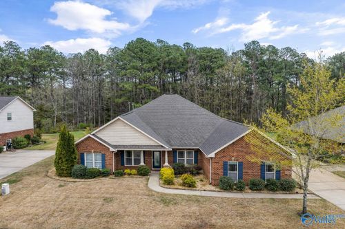 104 Harbor Glen Dr Sw, Madison, AL, 35756-2809 | Card Image