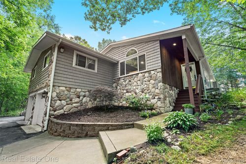4217 Link Dr, Brighton, MI, 48114-7597 | Card Image