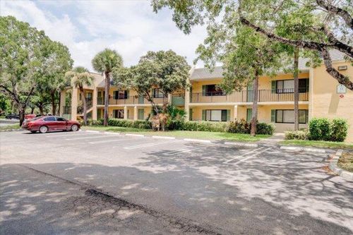 1104-1104 Meadows Cir, Boynton Beach, FL, 33436-8949 | Card Image