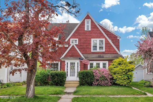 3 Wallace St, Scotia, NY, 12302-2308 | Card Image