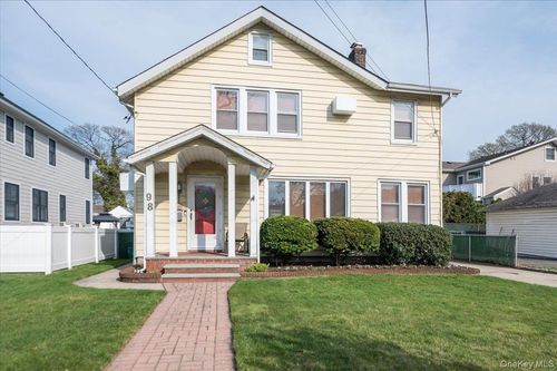 98 Melrose Ave, Lynbrook, NY, 11563-3703 | Card Image