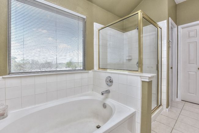 Primary Bathroom | Image 25