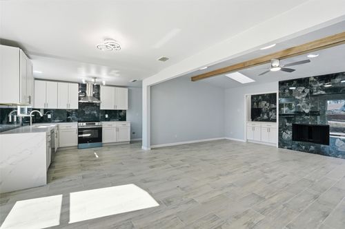 1813 Crockett St, Garland, TX, 75042-5025 | Card Image