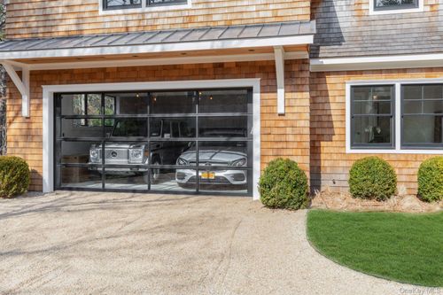 142 Six Pole Hwy, Sag Harbor, NY, 11963-3333 | Card Image