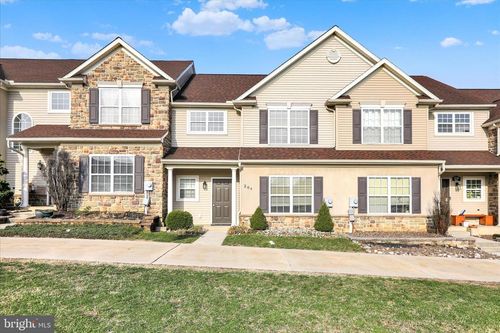 204 Silk Dr, West Reading, PA, 19611-1730 | Card Image