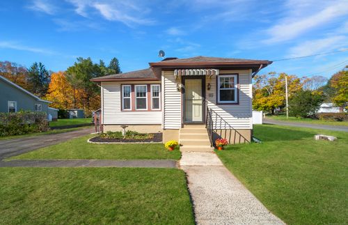 81 Hanover St, Wallingford, CT, 06492-1641 | Card Image