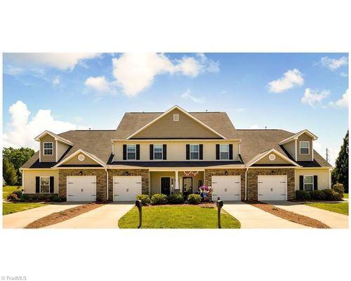 111 Penry Ln, Clemmons, NC, 27012-6868 | Card Image