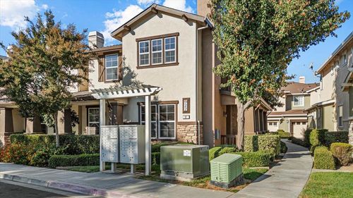 unit-81-922 Silver Spur Cir, Oakdale, CA, 95361-8946 | Card Image