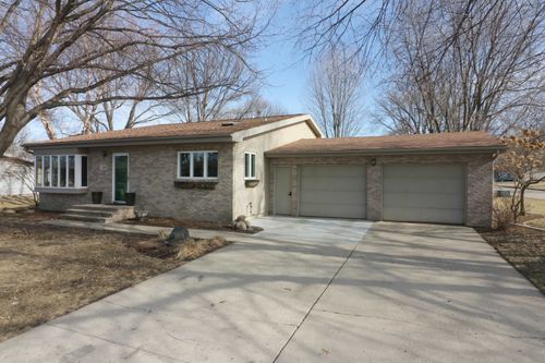 1214 11th Ave Se, Spencer, IA, 51301-6013 | Card Image