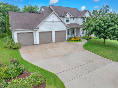 142 Maple Dr, Plymouth, WI, 53073-4078 | Card Image