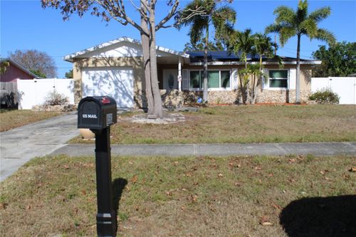 8593 Lantana Dr, SEMINOLE, FL, 33777-3518 | Card Image