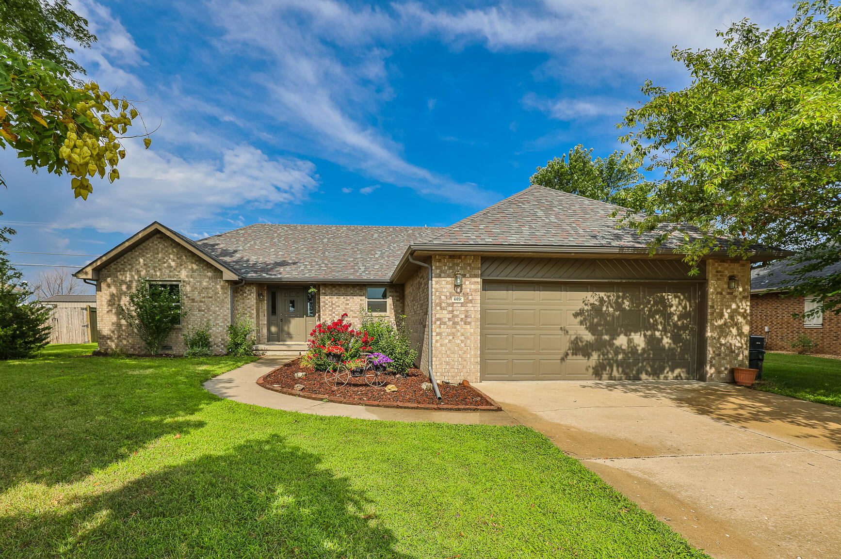 Sunset Ave, Bolivar, MO 65613