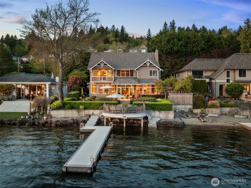 3829 E Lake Sammamish Shore Ln Se, Sammamish, WA, 98075-9604 | Card Image