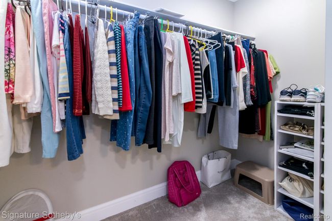 Large Walk-In Closet in Primary Bedroom | Image 31
