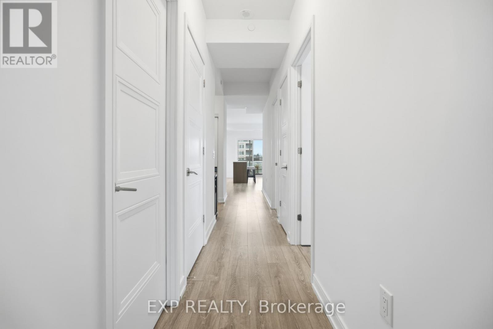 Residential in Toronto (Stonegate-Queensway) 2