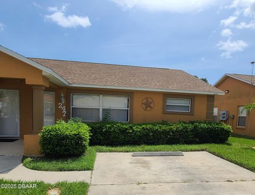 247 College Park Dr, Daytona Beach, FL, 32114-3511 | Card Image