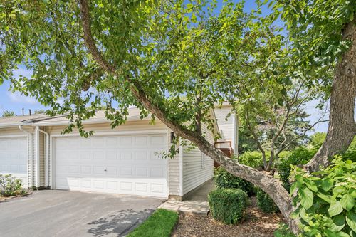 434 Dogwood Ter, Buffalo Grove, IL, 60089-1821 | Card Image