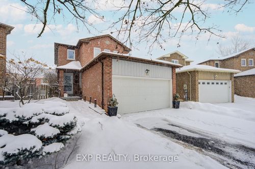 11 Eberlee Crt, Whitby, ON, L1N8C9 | Card Image