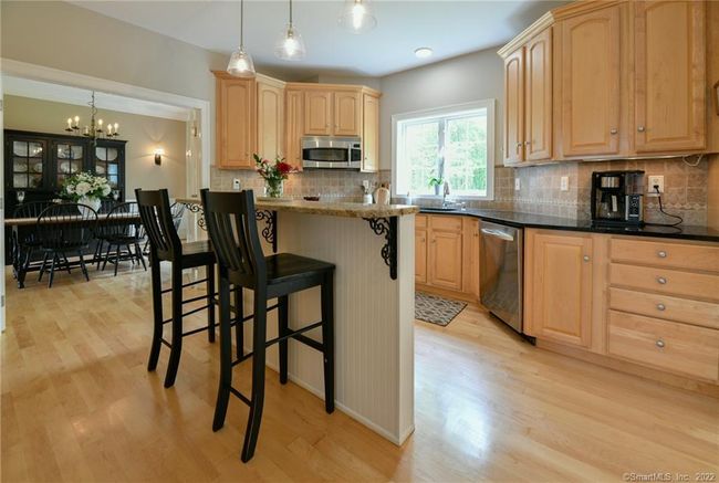 Beautiful Kitchen with island | Image 13
