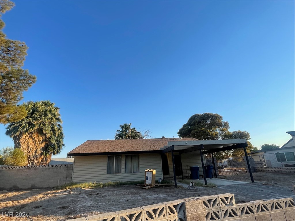 Saguaro Ln, Las Vegas, NV 89110