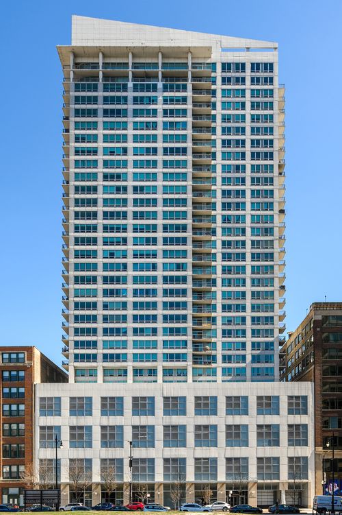 804-701 S Wells St, Chicago, IL, 60607-4579 | Card Image