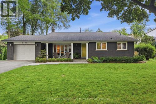 3430 Regal Rd, Burlington, ON, L7N1L8 | Card Image