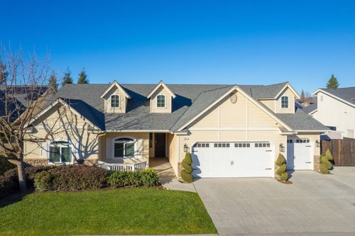 351 Trenton Ave, Clovis, CA, 93619-7519 | Card Image