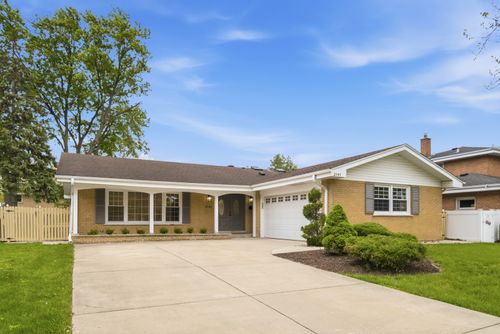 2141 Walnut St, Park Ridge, IL, 60068-1759 | Card Image