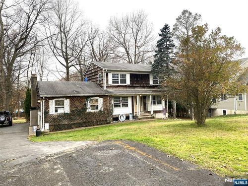 34 4th St, Midland Park, NJ, 07432-1204 | Card Image