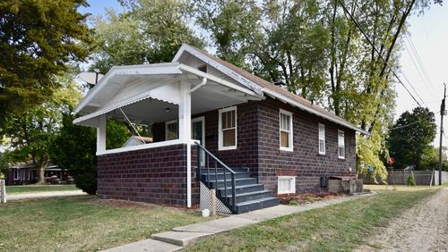 116 N Maple St, Clinton, IL, 61727-1630 | Card Image