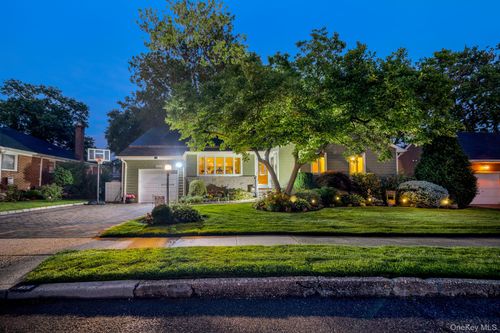 622 Harrison Avenue, Hempstead, NY, 11554 | Card Image