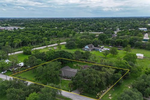 104 Smith Ln, League City, TX, 77573-4210 | Card Image