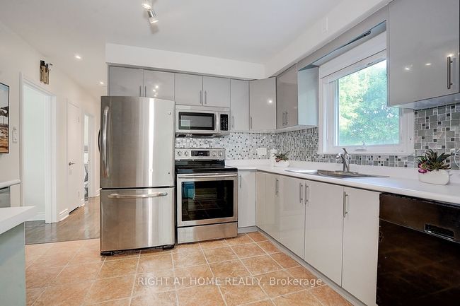 2 Citadel Dr, House other with 3 bedrooms, 2 bathrooms and 2 parking in Scarborough ON | Image 23