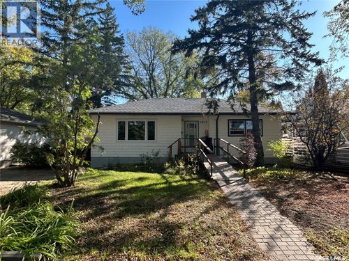 2825 Wascana St, Regina, SK, S4S2G7 | Card Image