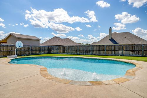 2925 Willow Ridge Cir, Granbury, TX, 76049-7064 | Card Image