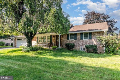 134 Park Pl E, SHIPPENSBURG, PA, 17257-9214 | Card Image