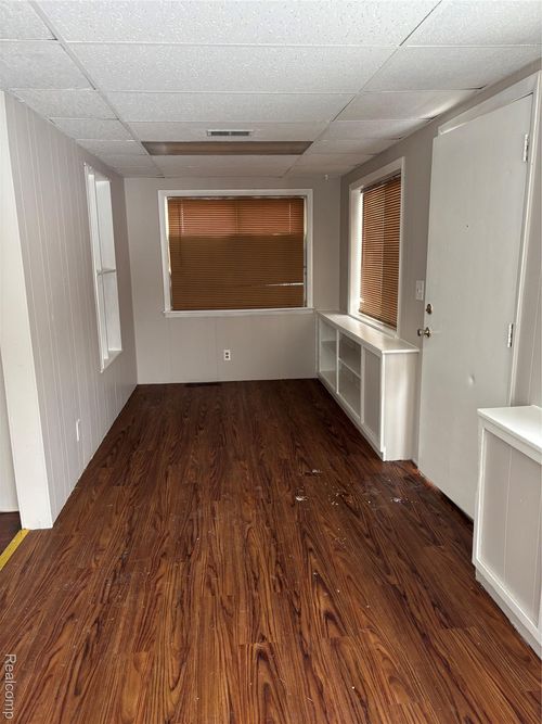 2805 Reynolds St, Flint, MI, 48503-3069 | Card Image