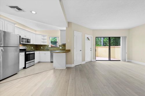 41 Uno Lago Dr, Juno Beach, FL, 33408-2662 | Card Image