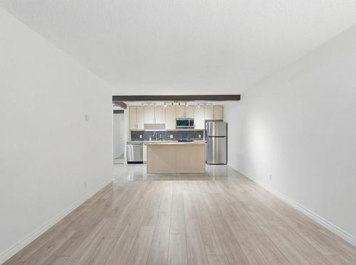 218-2012 Fullerton Ave, North Vancouver, BC, V7P3E3 | Card Image
