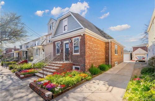 77-10 162nd St, Fresh Meadows, NY, 11366-1924 | Card Image