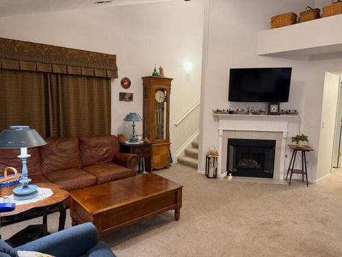 517 Market St, Lithopolis, OH, 43136-9768 | Card Image